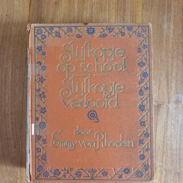 Omnibus Stijfkopje op school en Stijfkopje verloofd