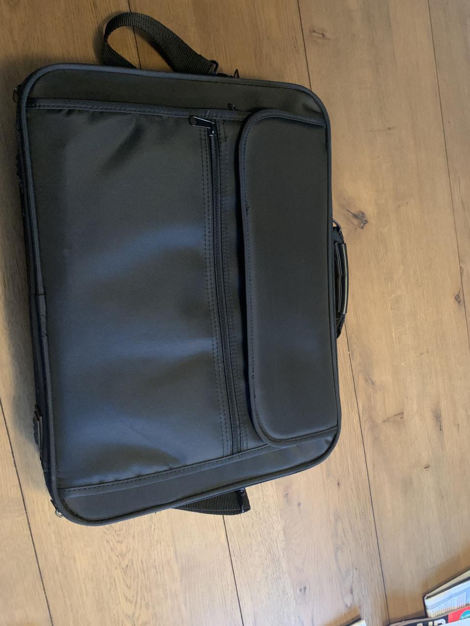 Laptop /  note book tas. 35x45 cm Nieuw