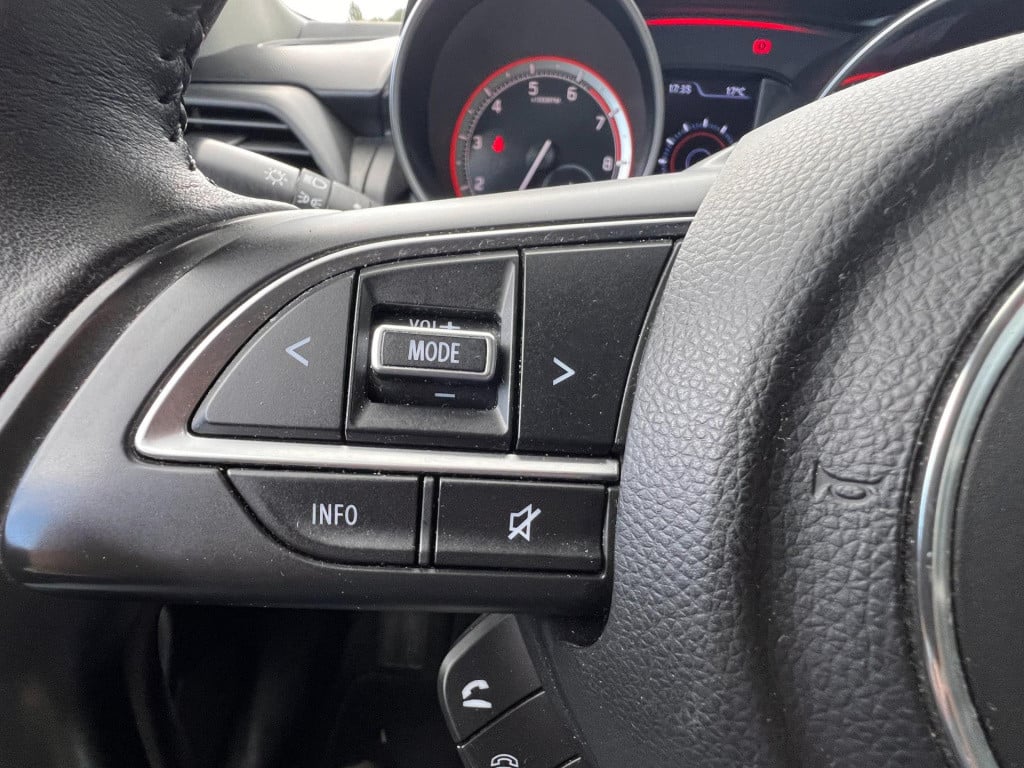 Suzuki Swift 1.0 stijl smart hybrid, camera, carplay enz...