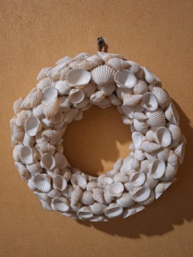 Decoratieve schelpenkrans