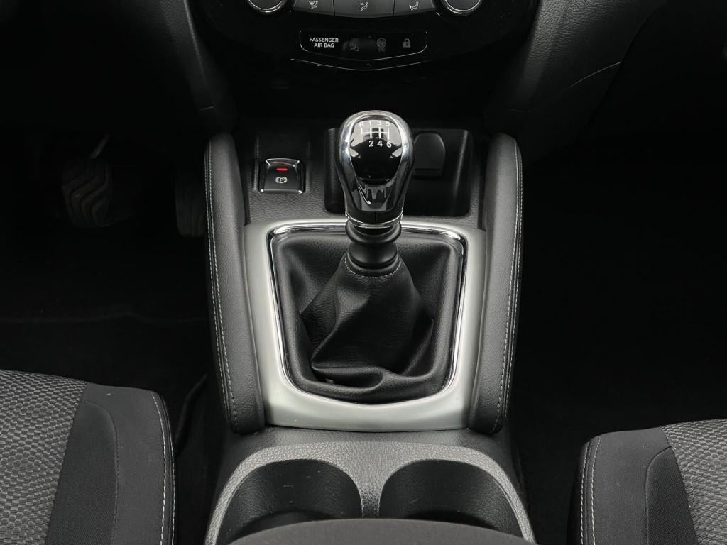 Nissan Qashqai 1.2 n-connecta | navigatie | 360° camera | stoelverwarming |