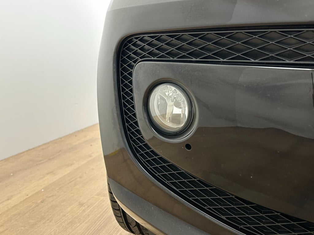 Volkswagen UP! occasion 1.0 high up! bluemotion | zwart | airco | aux | twe