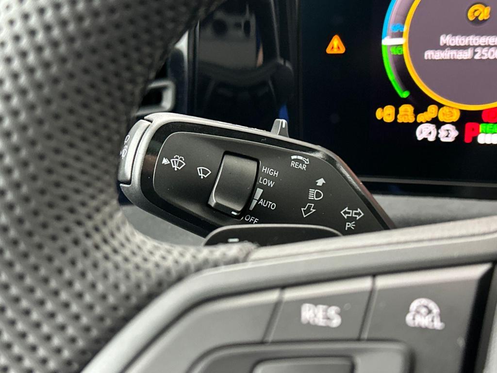 Volkswagen Tiguan r-line edition 272 plug in hybride black style pakket