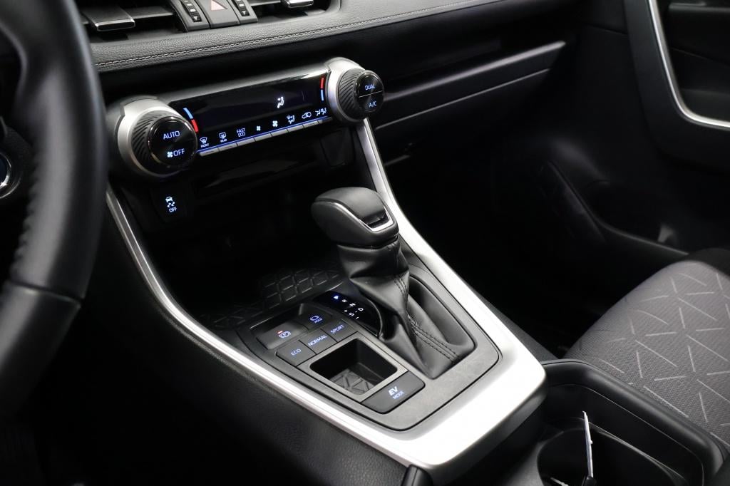 Toyota Rav4 2.5 hybrid dynamic| camera| adap.cruise| keyless