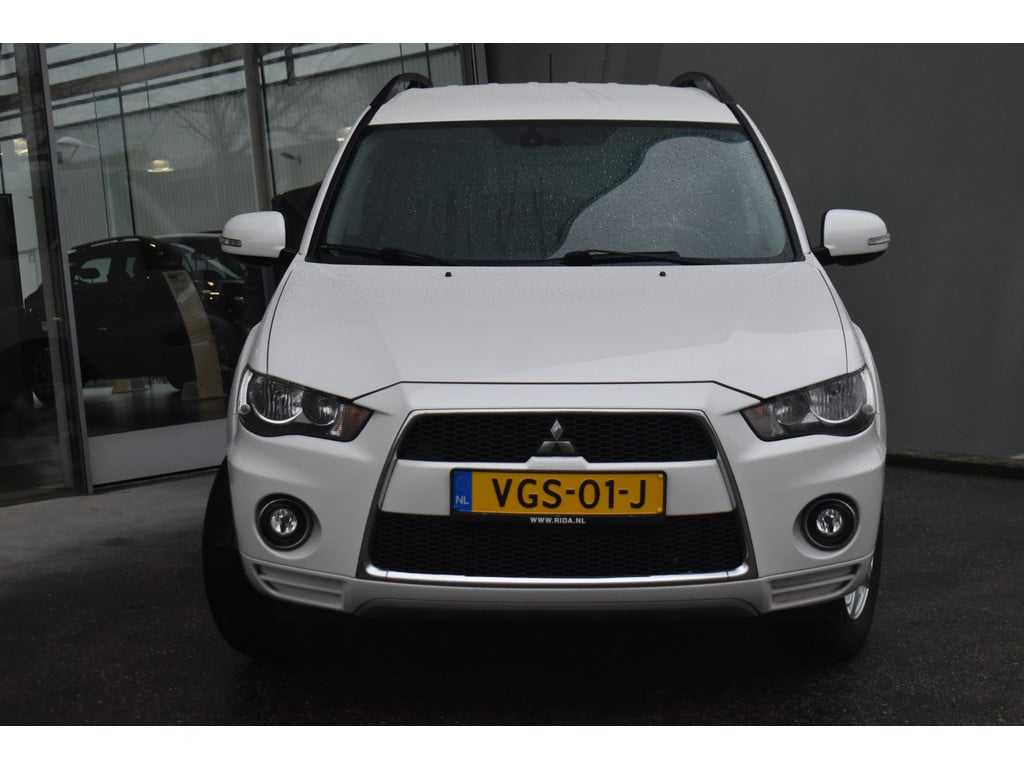 Mitsubishi Outlander outlander 2.2 di 4wd geel kenteken leder, navi, camera