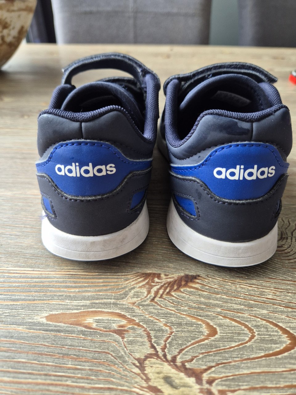 Adidas schoenen maat 44
