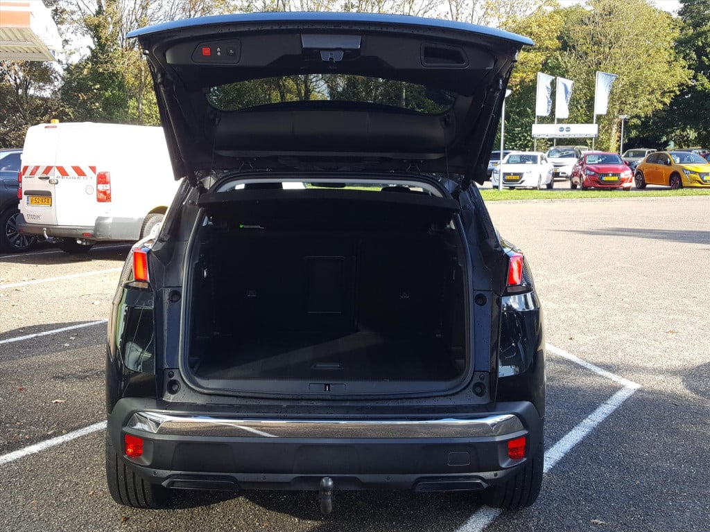 Peugeot 3008 1.2pt 130pk allure trekhaak | navi | apple carplay & android a