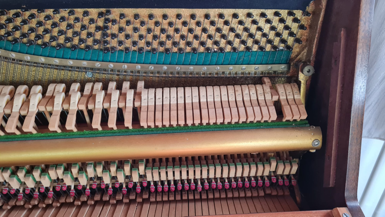 Piano Kemble