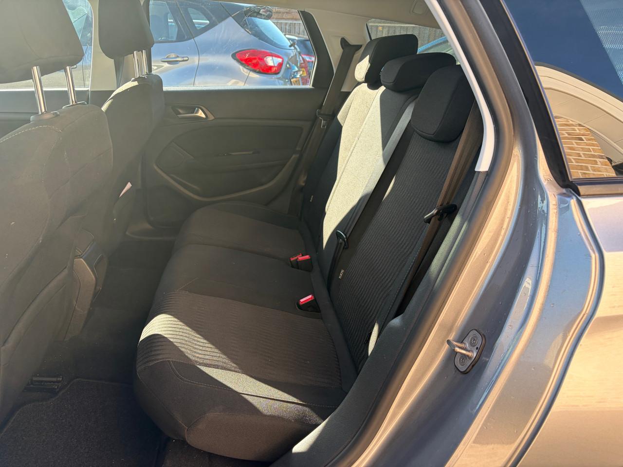 Peugeot 308 1.2 e thp sw 2015 airco navigatie