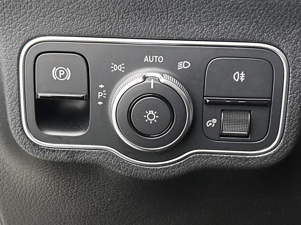 Mercedes-Benz Gla-klasse 250 e amg plug-in hybride amg line | panorama schu