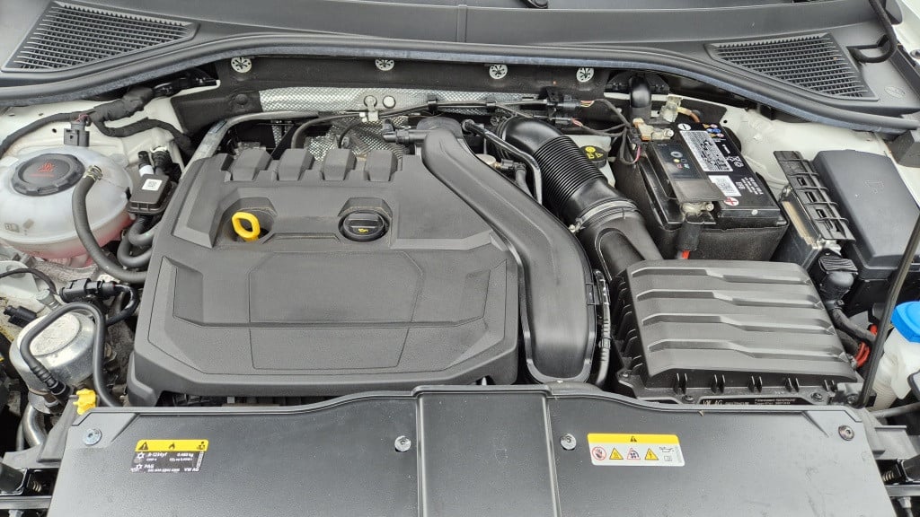 Volkswagen T-roc 1.5 tsi sport r *navi*camera*virtual*acc*blind-spot*clima*