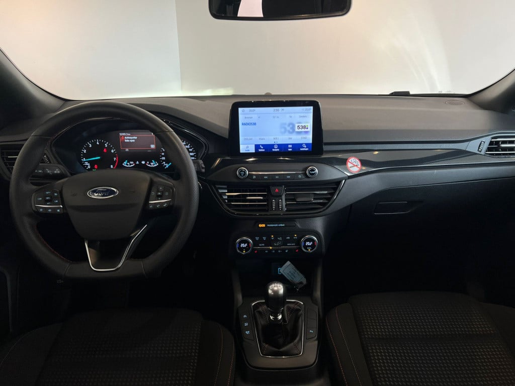 Ford Focus wagon 1.0 ecoboost hybrid st line business