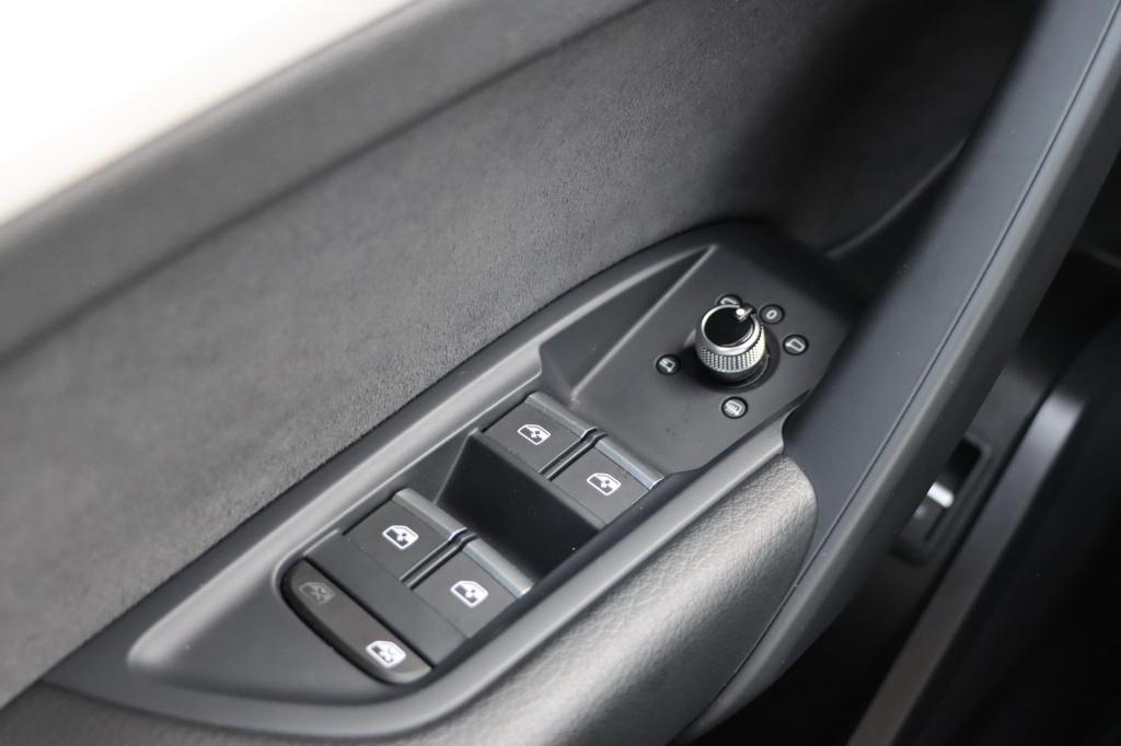 Audi Q5 55 tfsi e s line quattro 367pk s tronic | trekhaak | stoel- en stuu