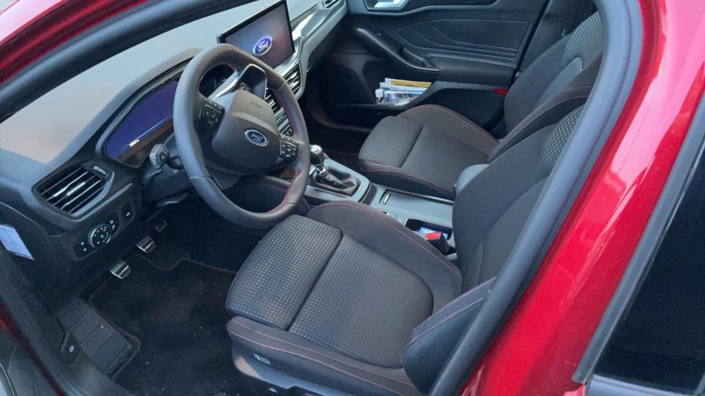 Ford Focus wagon 1.0 ecoboost hybrid st line x trekhaak - el. achterklep - 