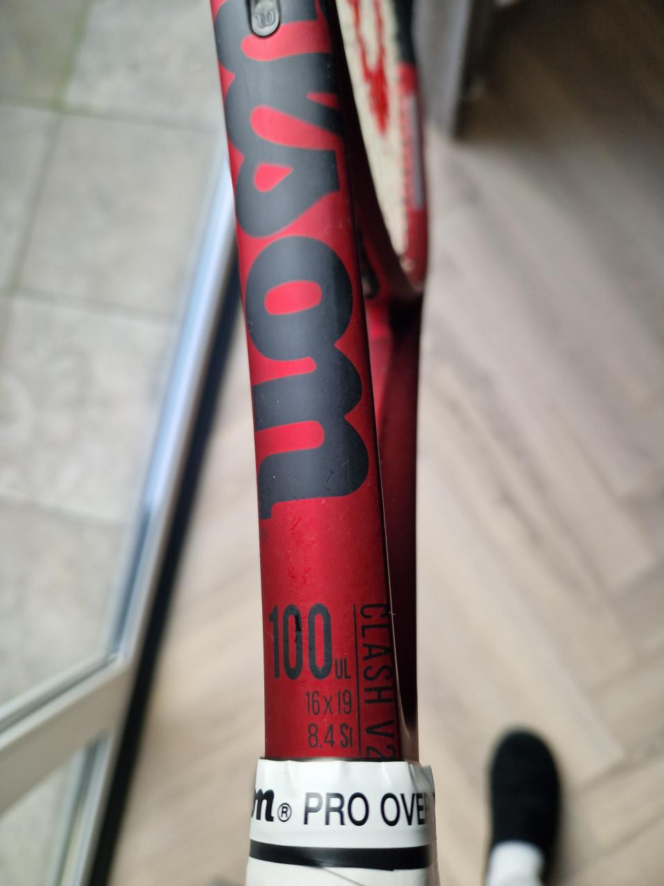 Wilson Tennisracket Clash 100UL V2 - 265 Gram OF L 280 gram!