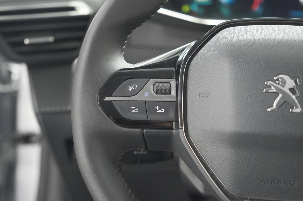 Peugeot 208 puretech 100 allure pack | camera | apple carplay | parkeersens