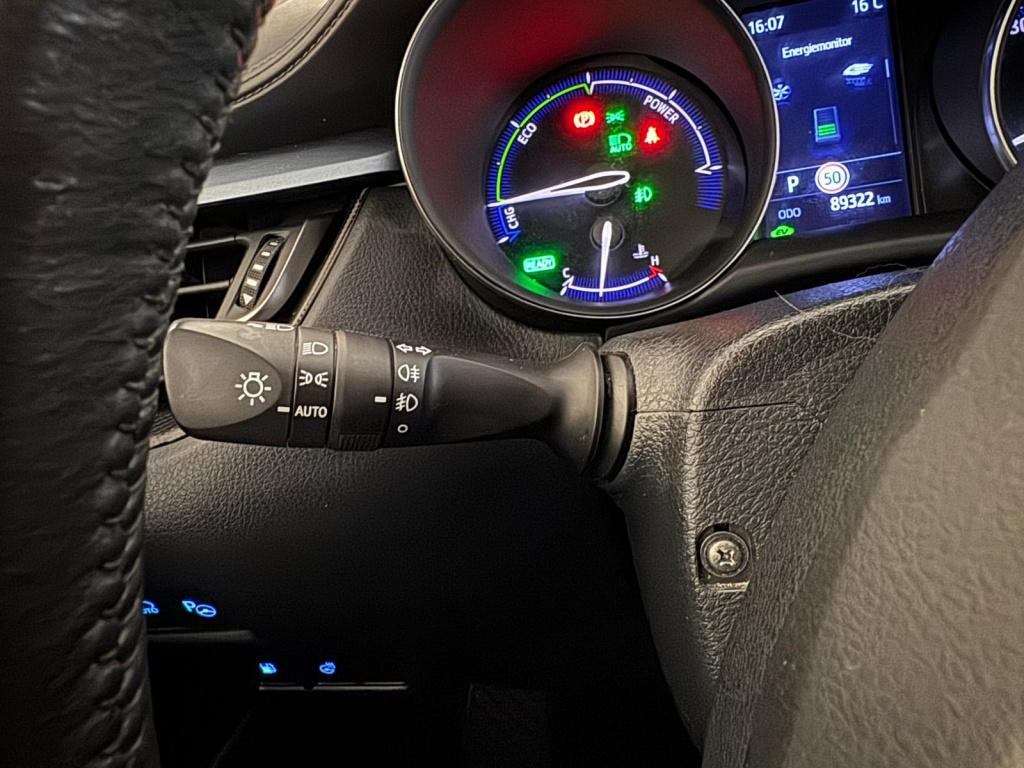 Toyota C-hr 1.8 hybrid business plus