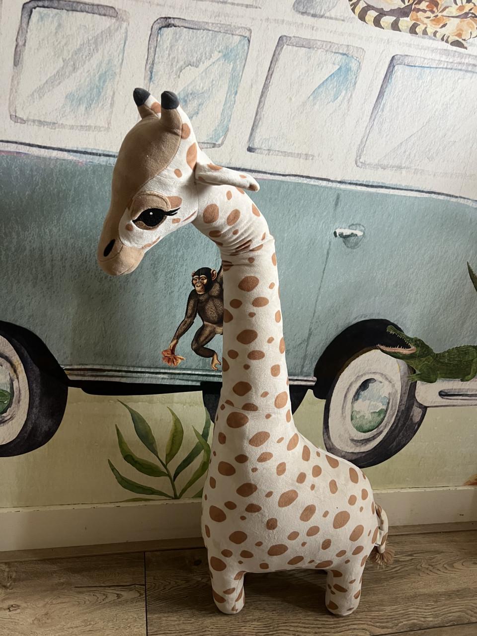 Grote giraffe knuffel voor op kinderkamer