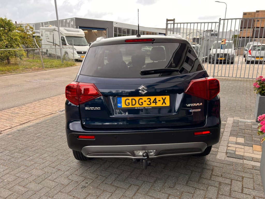 Suzuki Vitara 1.4 boosterjet style rhino edition smart hybrid