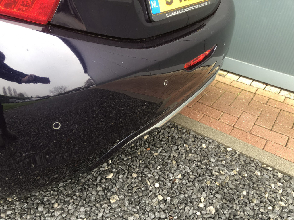 Peugeot 208 1.6 vti 120pk panoramdak 3-drs