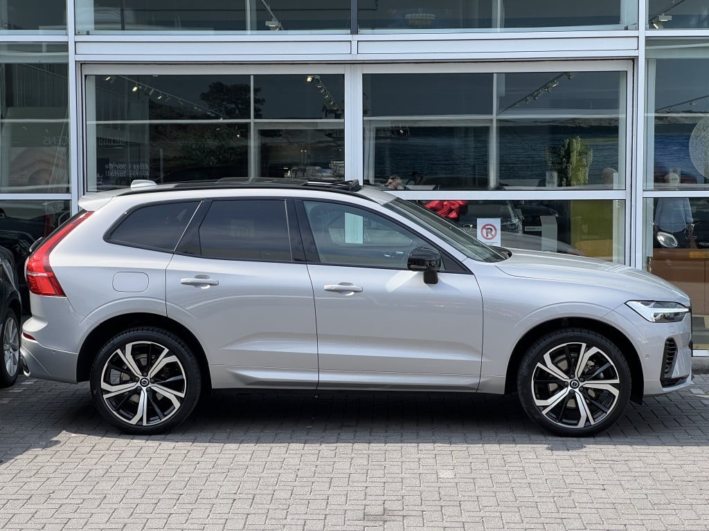 Volvo XC60 t6 340pk recharge r-design| luchtvering| panodak| adap.cruise| 3