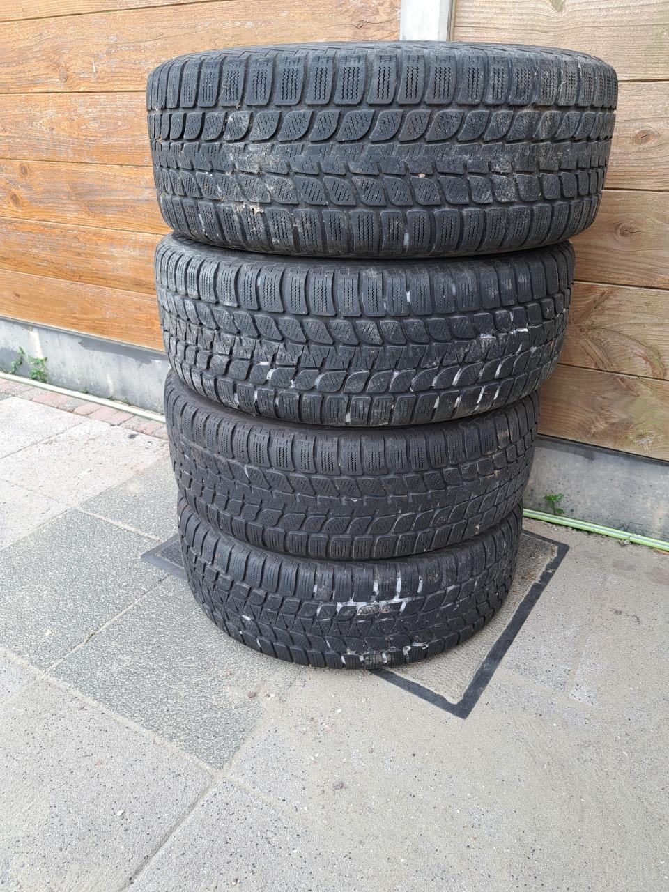 Winterbanden met velgen