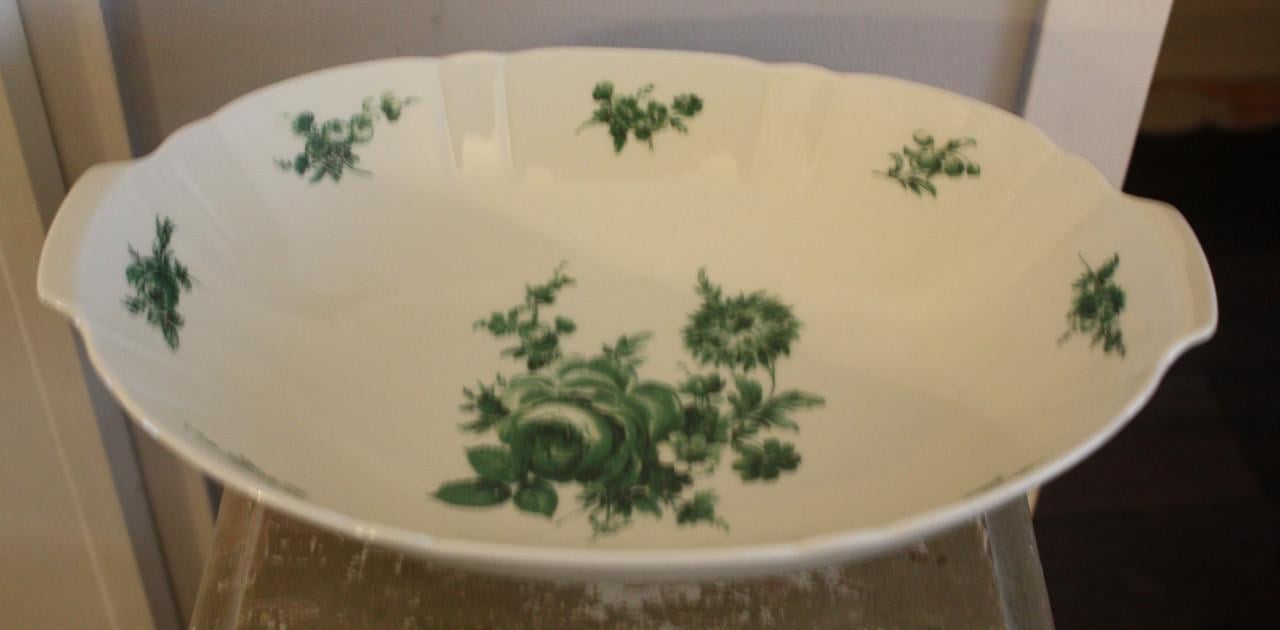 Schaal met donkergroene rozen print