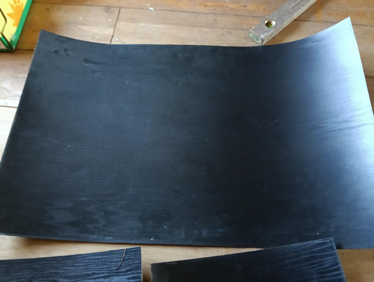 Fineer zwart met houtnerf