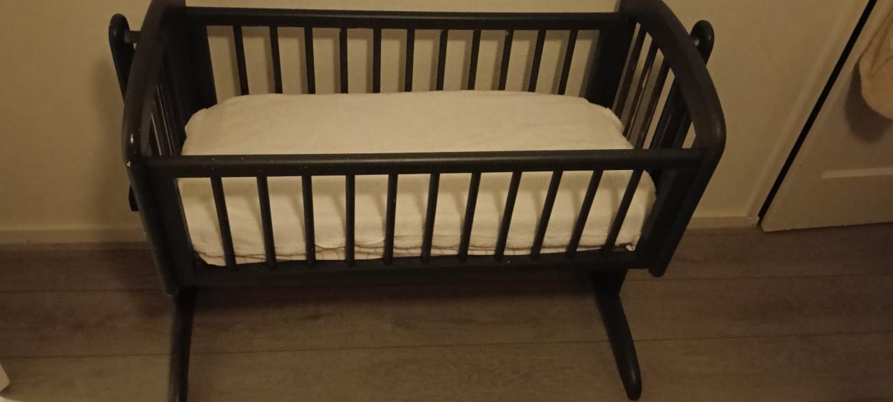 Schommel ledikantje met matras