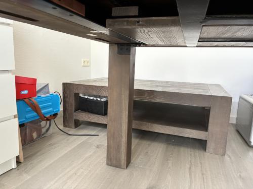 2 Kasten, tafel , kleine tafel