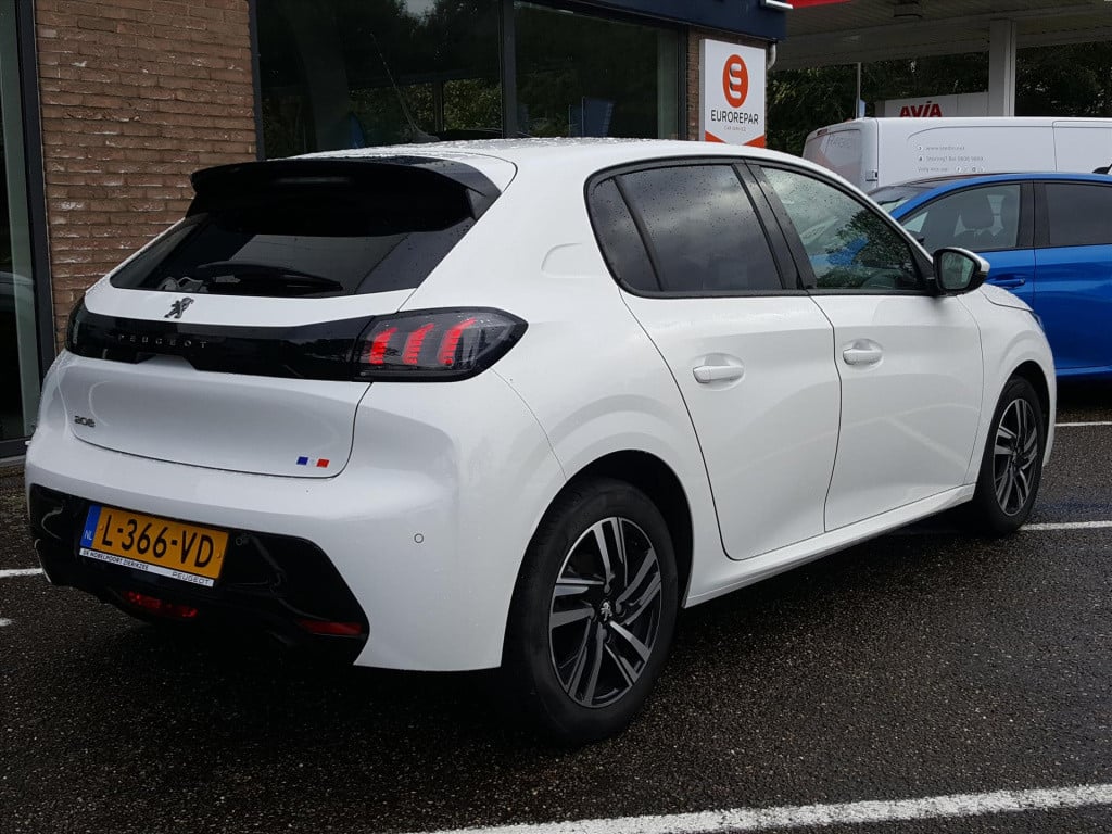Peugeot 208 1.2 puretech 100pk allure navigatie | apple carplay & android a