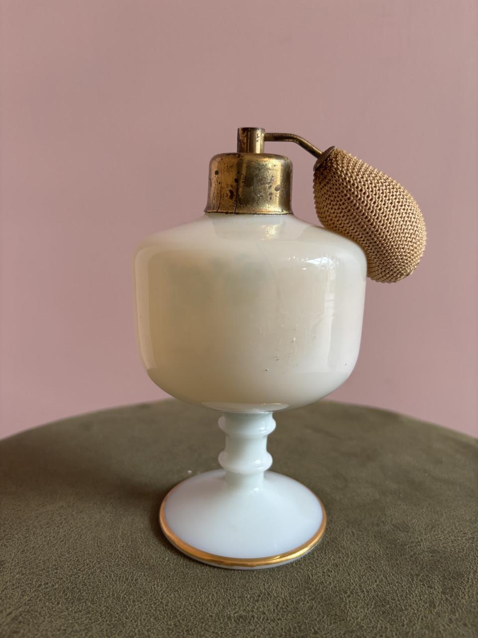 Vintage Opaalglazen Parfumfles met Verstuiver