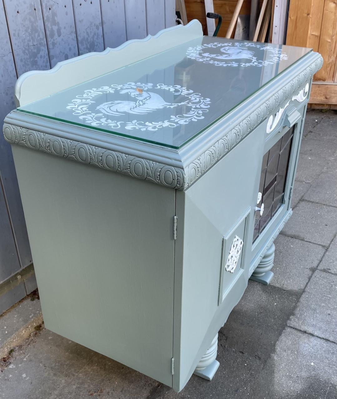 Uniek Landelijk kastje