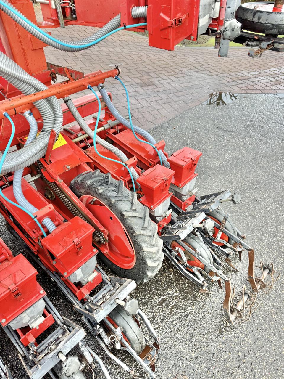 Pneumatische Becker Uienzaaimachine 3 x 1,5m