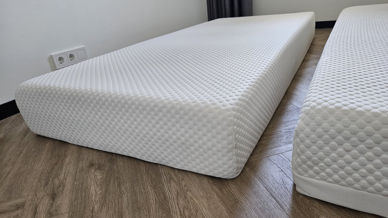 TEMPUR matras 2X ( serie CLOUD, 22 cm dik )