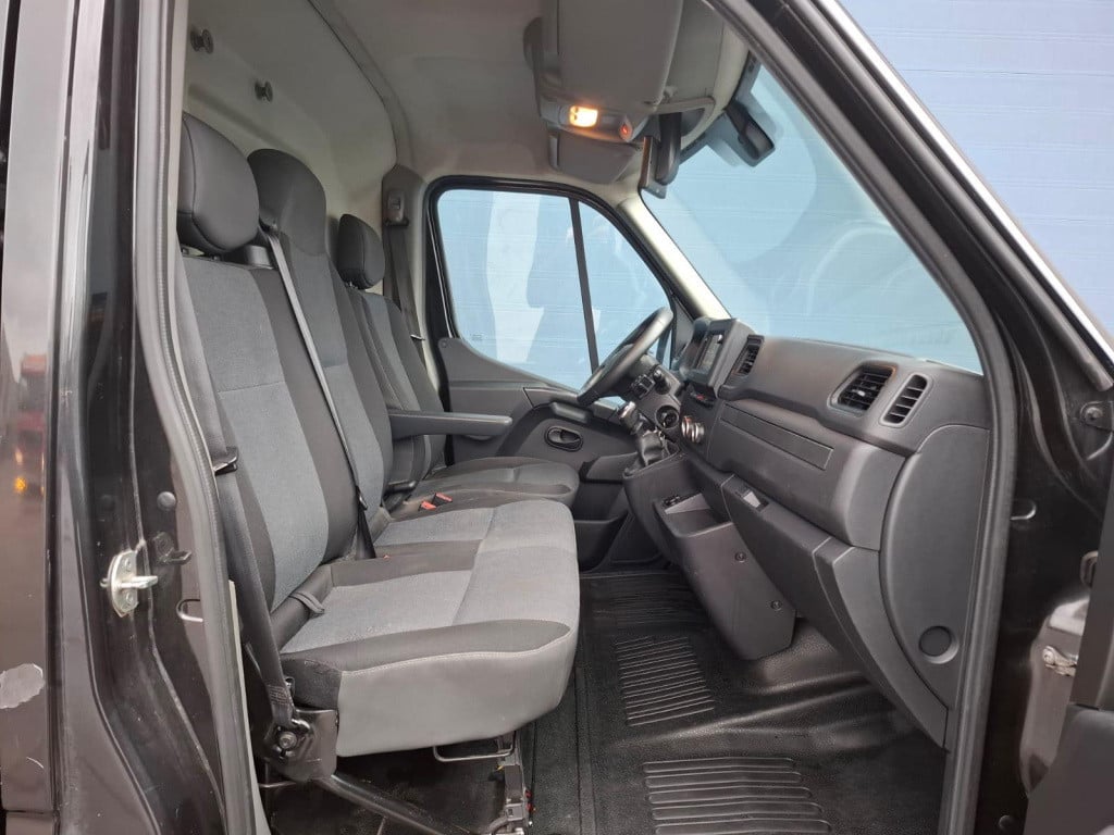 Renault Master t35 2.3 dci 180 l2h2 energy airco / cruise controle / camera