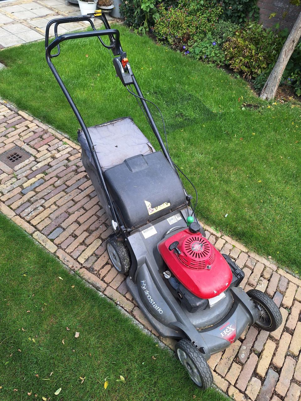 3 grasmaaiers te koop