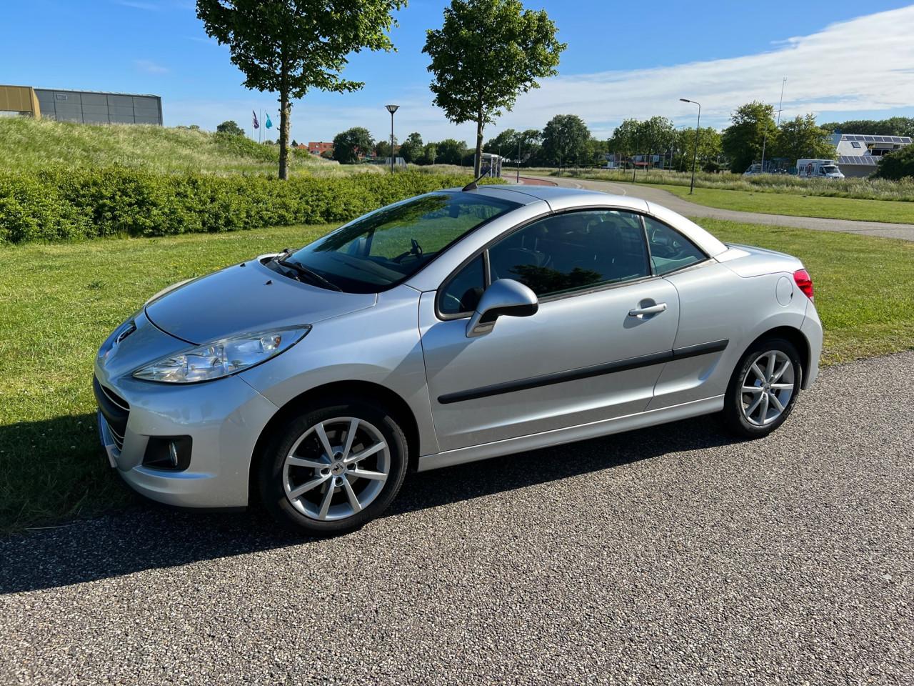 Zeer fraaie Peugeot 207 Cabrio uit 2007 met slechts 100500 km