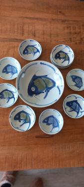 Schaal met 12 kleine schaaltjes, koikarpers