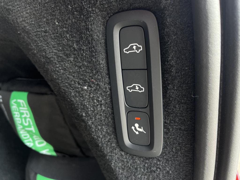 Volvo XC90 2.0 t8 plug-in hybrid awd ultimate dark | luchtvering | bowers &