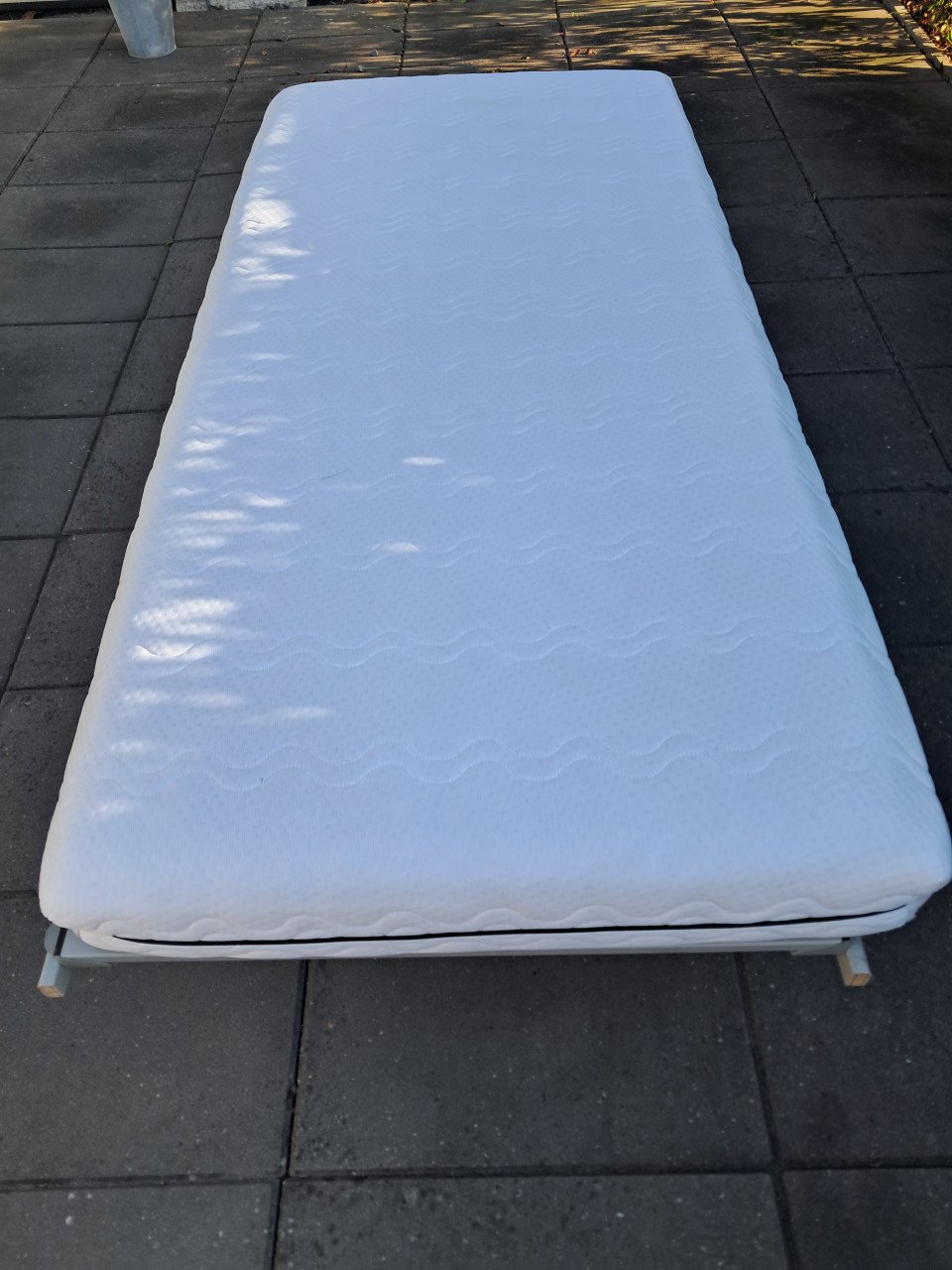 Elektrische bedbodem met massagefunctie en matras 90x200