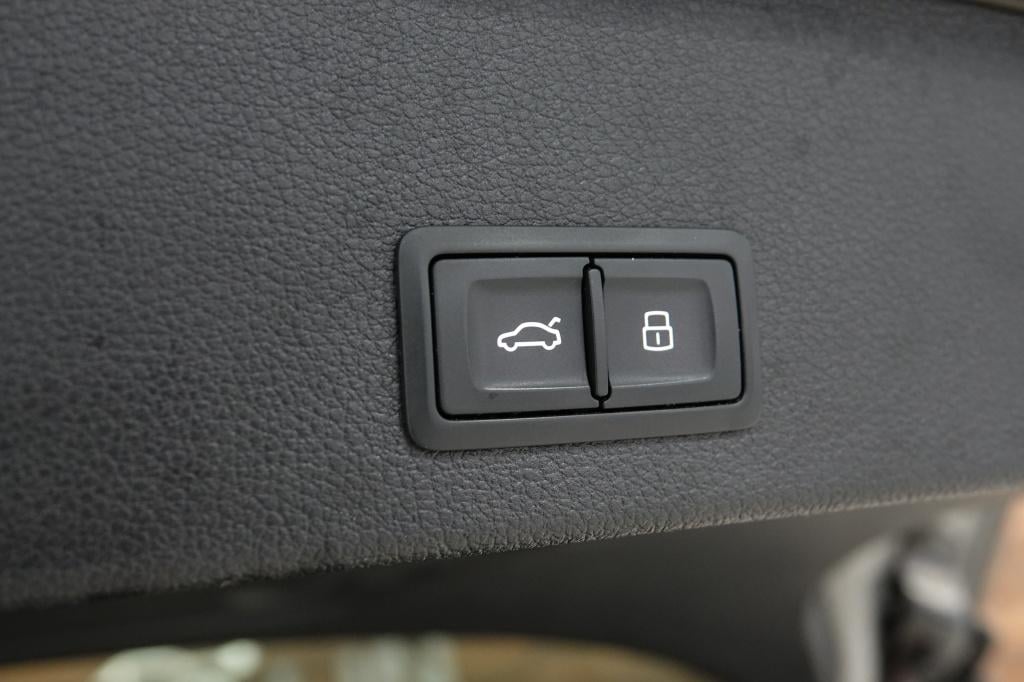 Audi Q2 1.5 tfsi | acc | pdc | carplay | s-line |