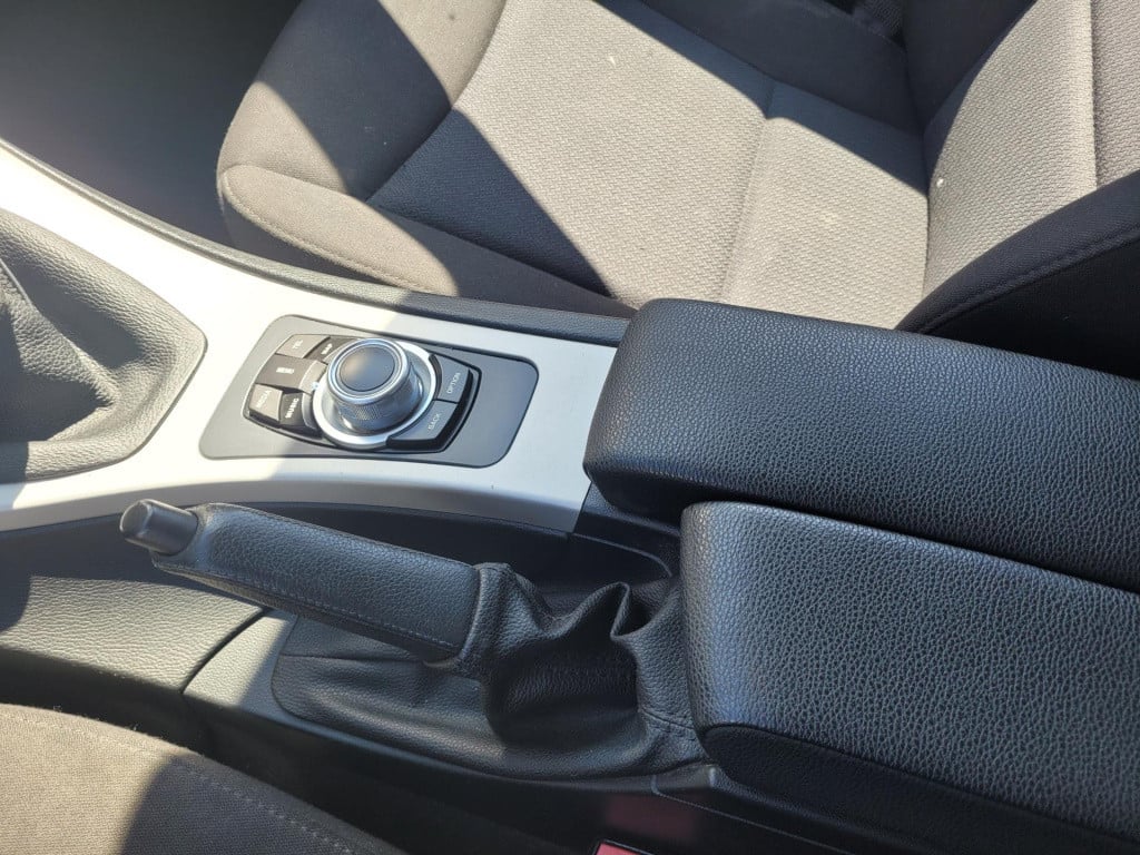 BMW 3-serie 316i business line navi.
