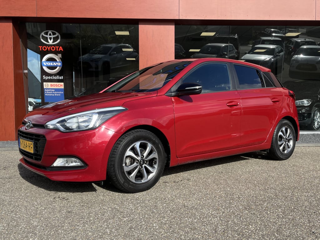 Hyundai I 20 1.2 hp i-motion premium | stuur/stoelverw. | radio | airco