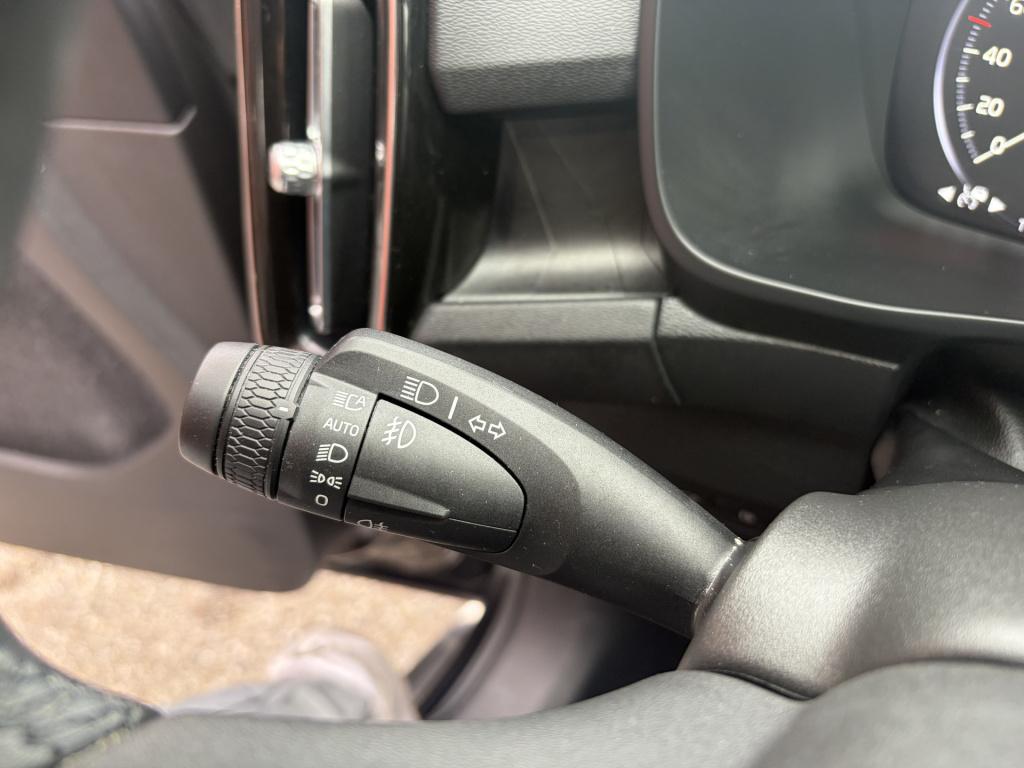 Volvo XC40 1.5 t5 plug-in hybrid ultimate dark