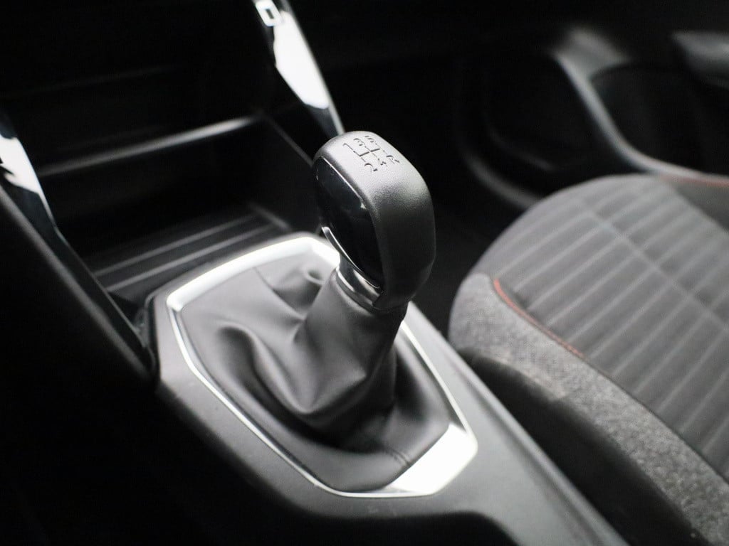 Peugeot 208 1.2 puretech active pack | apple carplay / android auto | cruis