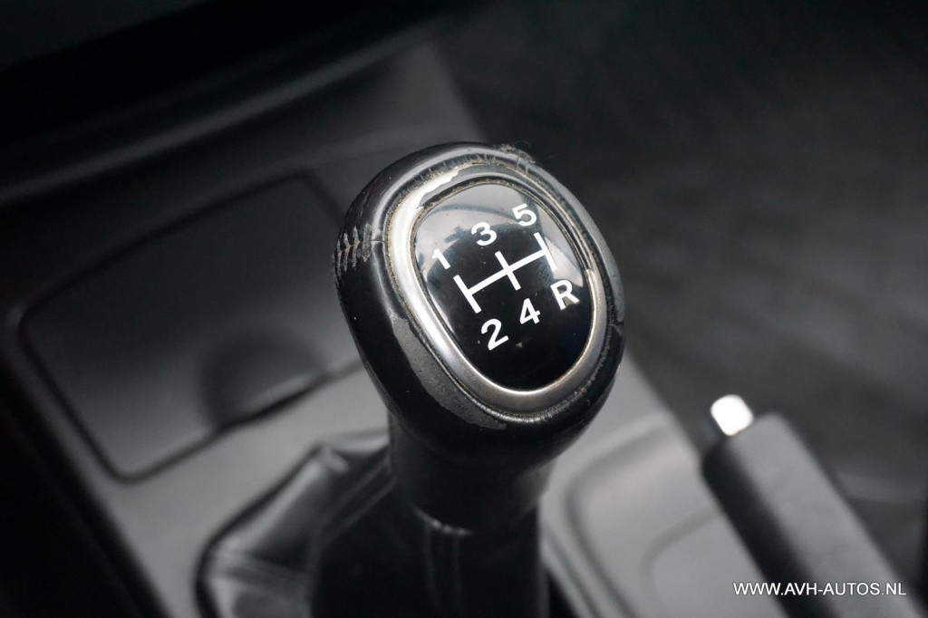 Mitsubishi Outlander 2.0 invite+