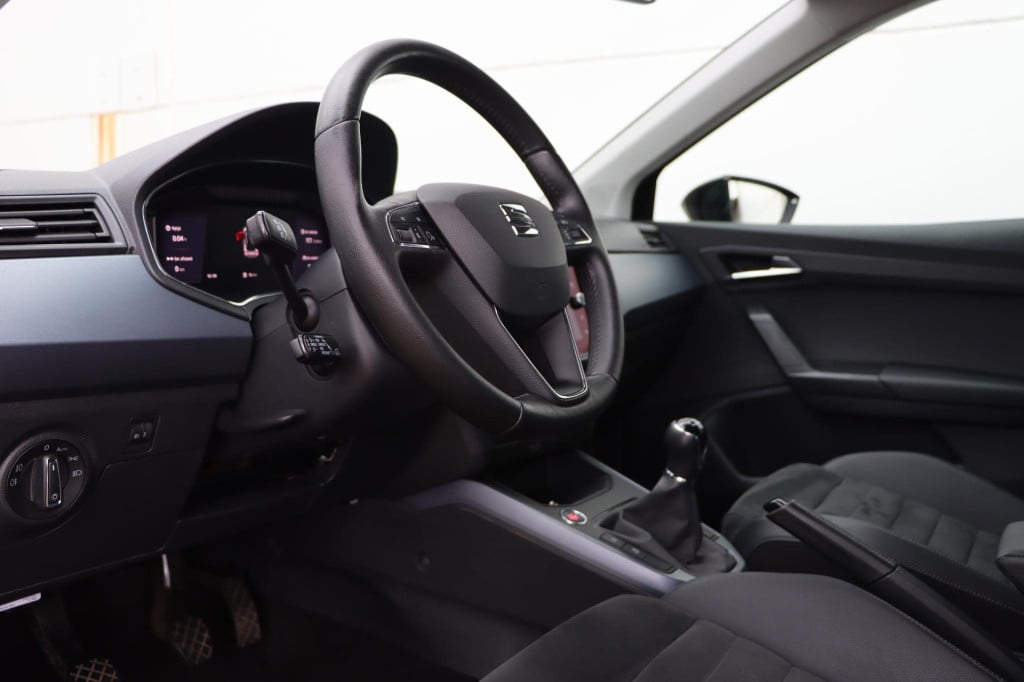 Seat Arona 1.0 tsi style business intense beats 95pk