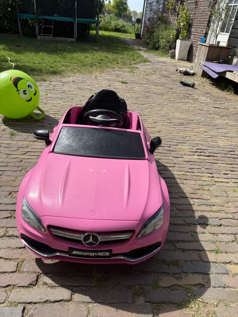 Mercedes amg electrische kinderauto