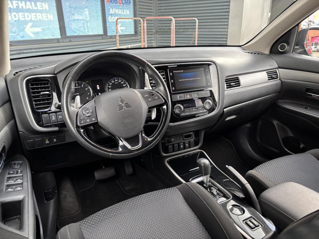Mitsubishi Outlander 2.0 connect pro